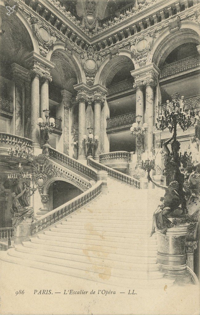 Z - 986 - Escalier de l'Opéra.jpg