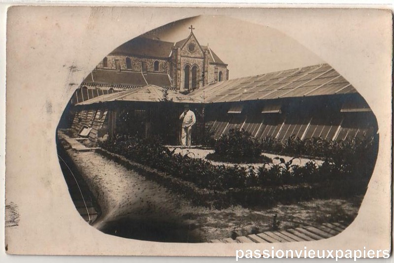 Eglise et militaires [800].JPG