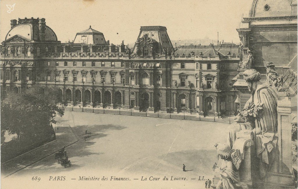 Z - 689 - Ministere des Finances - La Cour du Louvre.jpg