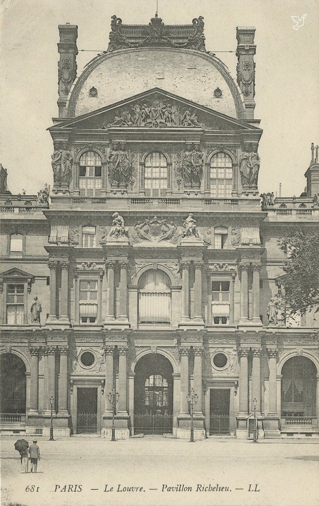 Z - 681 - Le Louvre Pavillon Richelieu.jpg