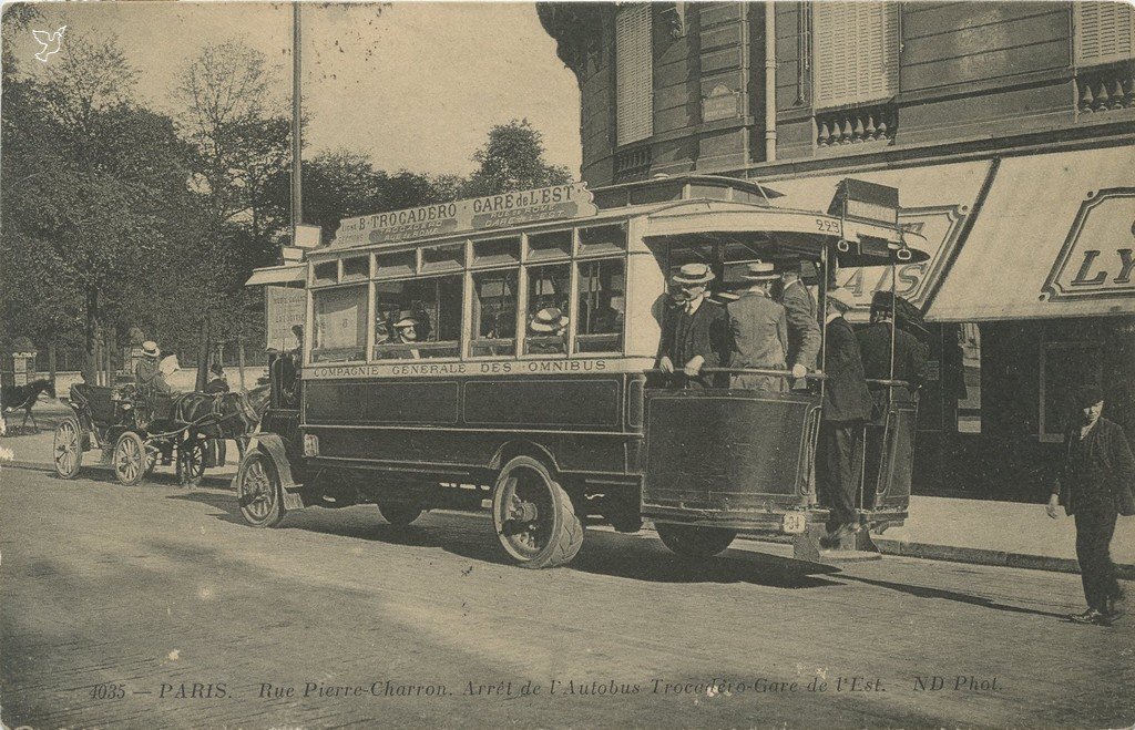 Z - ND 4035 - Rue Pierre Charron (autobus B-CGO).jpg