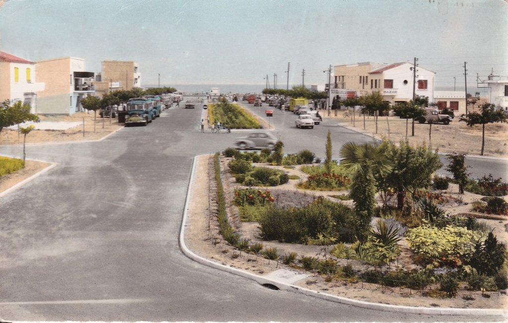 Narbonne-Plage - L'Arrivée - Boulevard Commercial.jpg