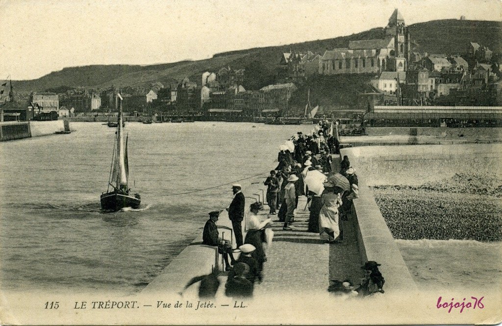 76-Le Tréport-Vu de la Jetée.jpg