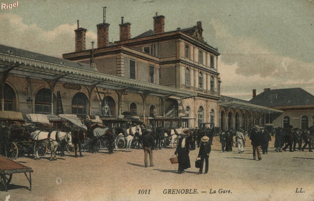 38-Grenoble - La Gare - 1011 LL.jpg