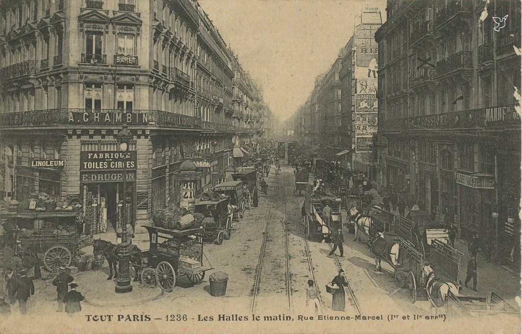 Z - 1236 - Les Halles le matin Rue Etienne Marcel.jpg