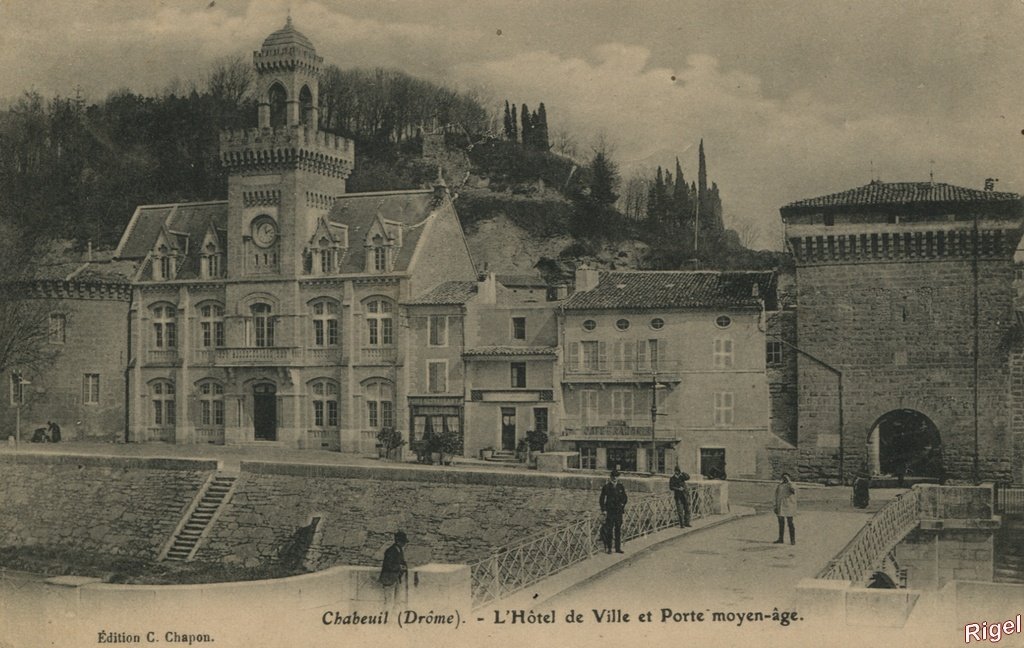 26-Chabeuil - Hôtel de Ville.jpg