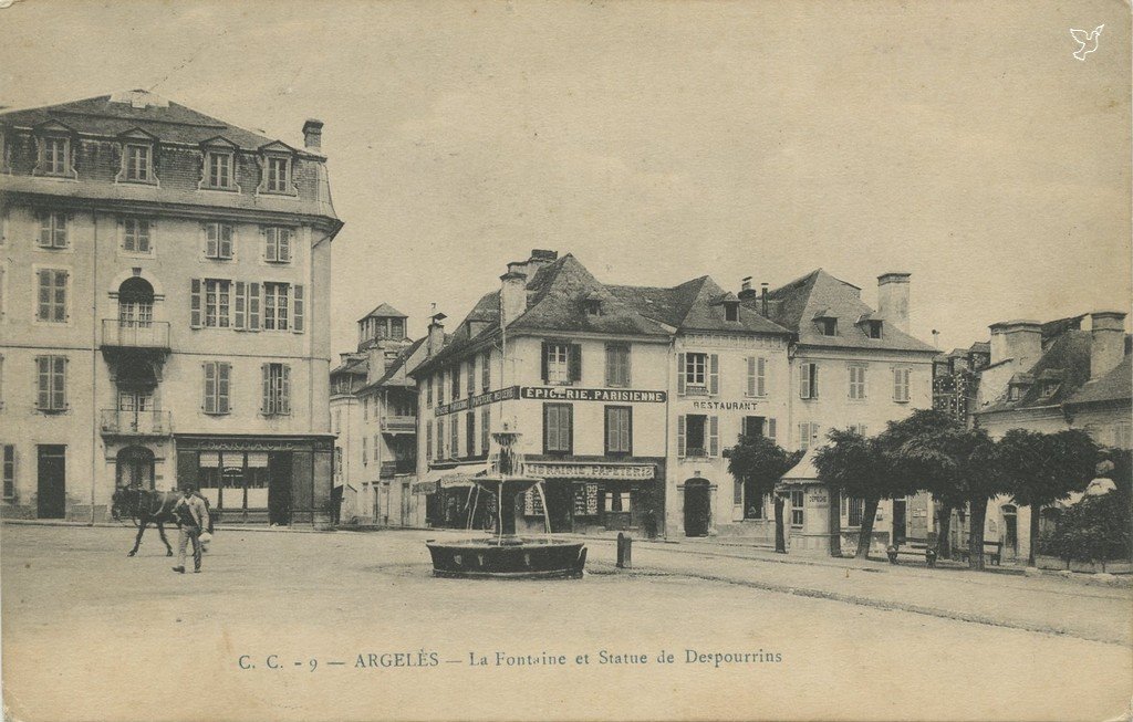 Z - CC 9 - Fontaine et statue de Despourrins.jpg