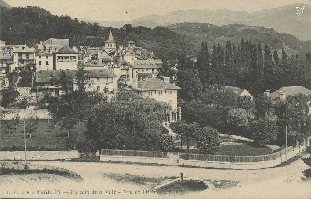 Z - CC - 6 - Un coin de la Ville - Vue de lôtel du Parc.jpg