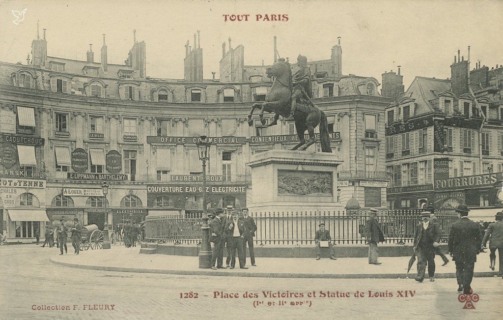 Z - 1282 - Place des Victoires et Statue de Louis XIV (2).jpg