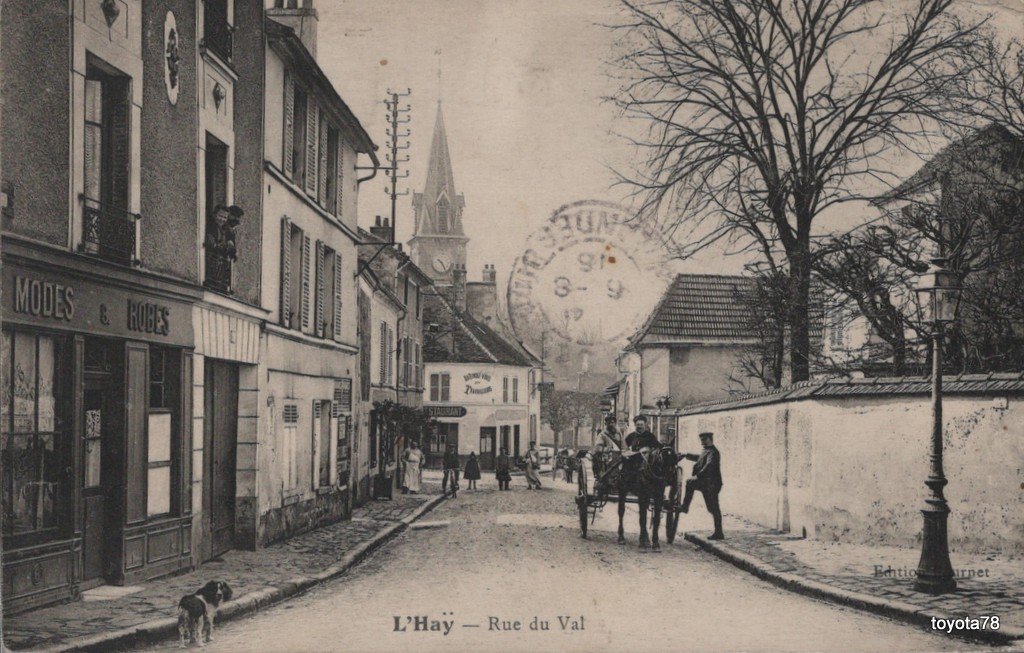 L'Ha^y-rue du Val.jpg