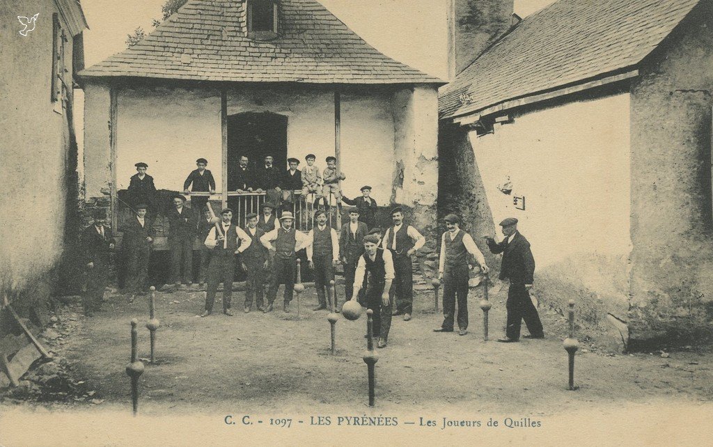 CC - 1097 - PYRENEES - Joueurs de Quilles.jpg