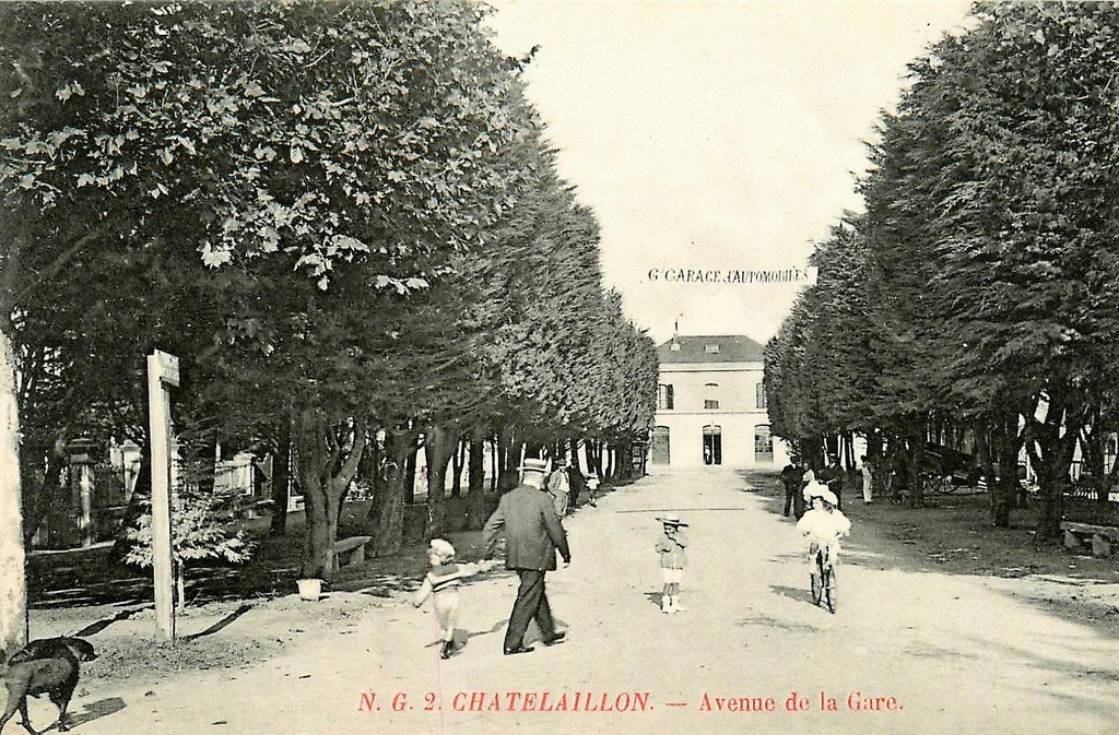 Châtelaillon 2 Av. Gare.jpg