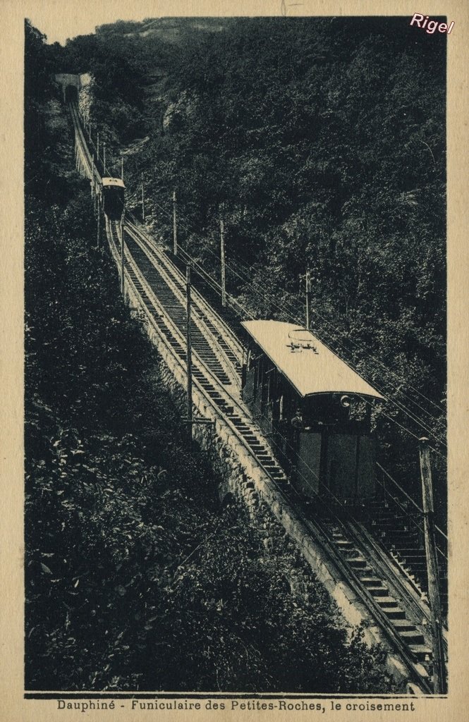 38-Saint-Hilaire-du-Touvet - Dauphiné - Funiculaire - Dauphiné-Paysages A Mollaret Grenoble.jpg