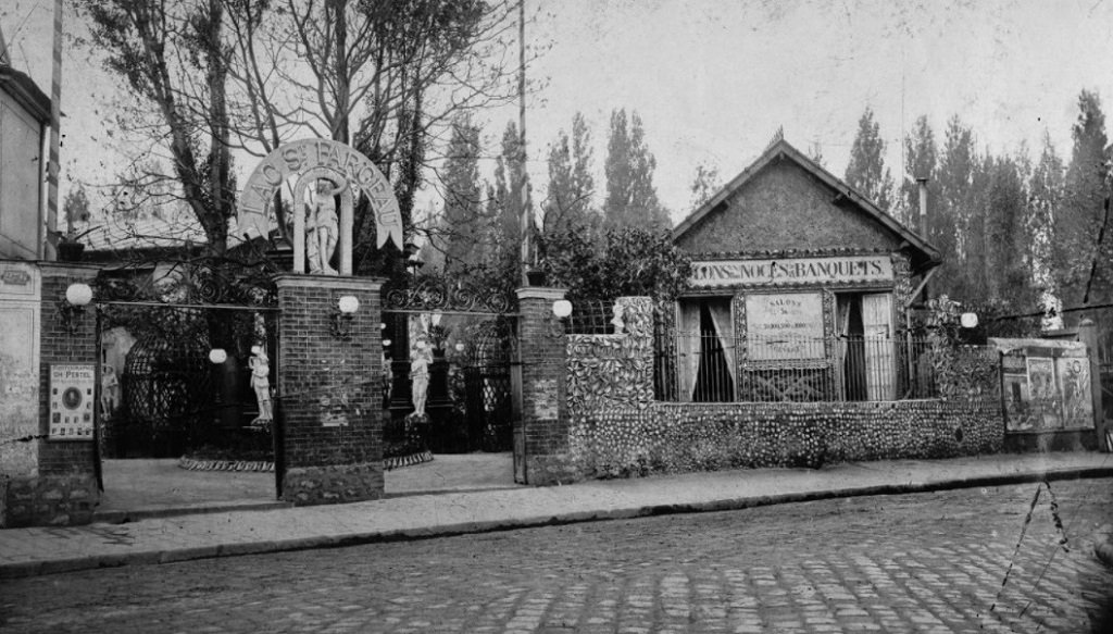 Entrée du Restaurant du Lac de Saint-Fargeau, rue de Belleville.jpg