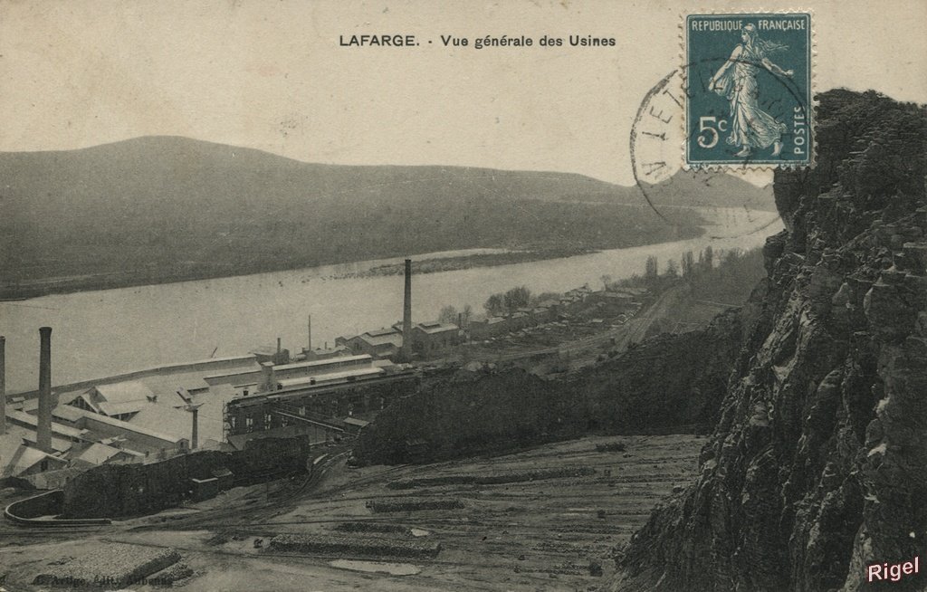 07-Le Teil - Lafarge - Vue générale des Usines - C Artige édit.jpg