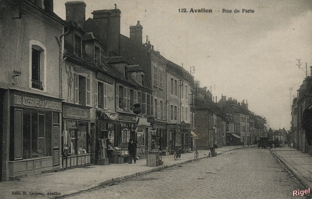 89-Avallon - Rue de Paris - 122 Edit H Couren.jpg