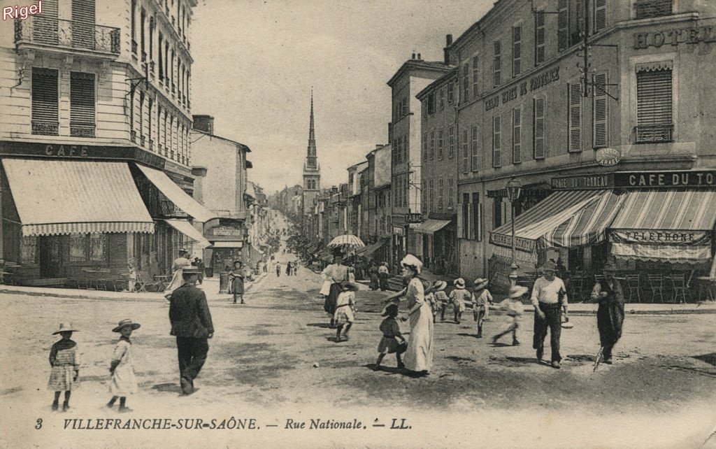 69-Villefranche-sur-Saône - Rue Nationale - 3 LL.jpg