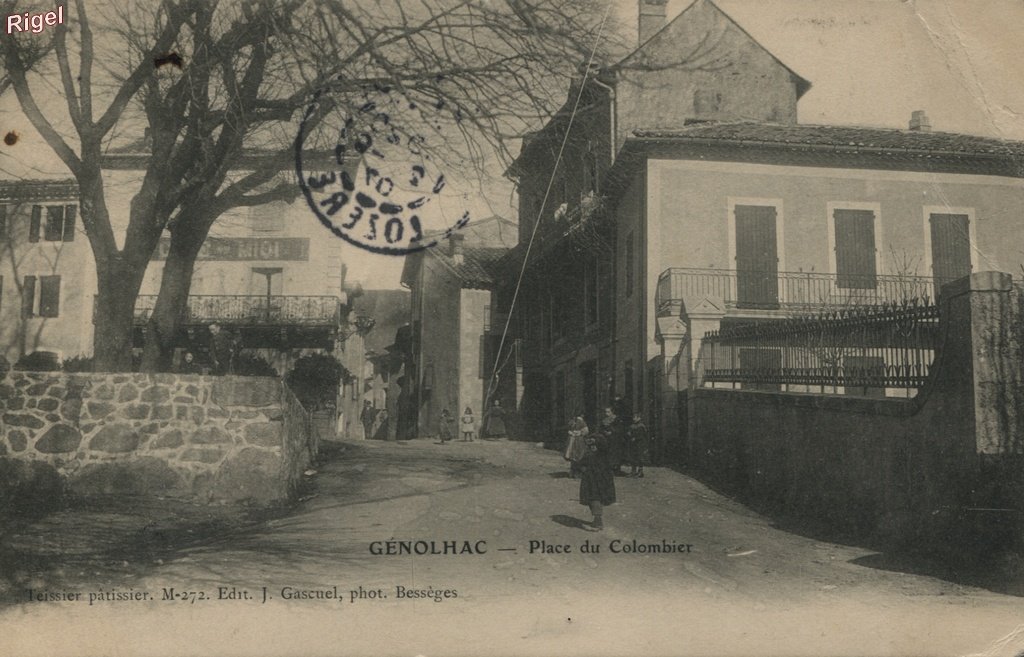 30-Génolhac - Place du Colombier.jpg