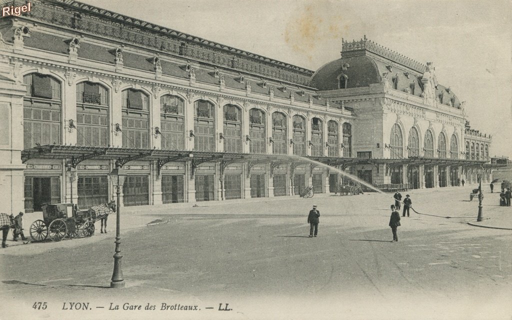 69-Lyon- Gare des Brotteaux - 475 LL.jpg