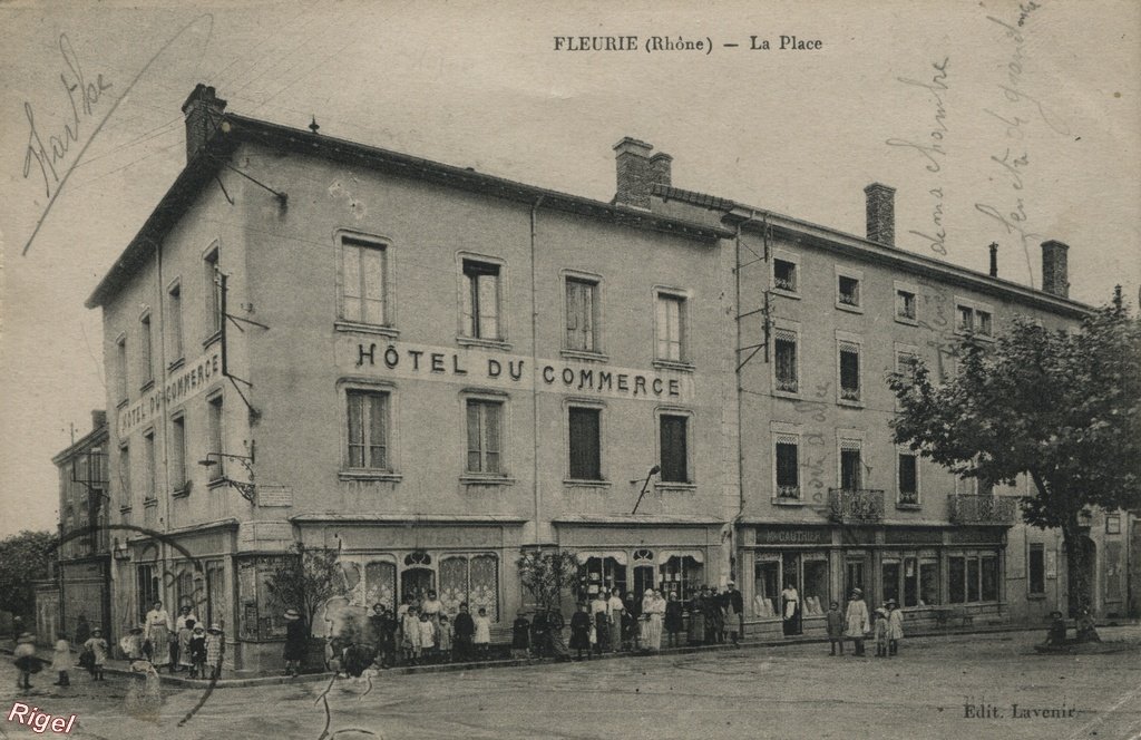 69-Fleurie- La Place - Edit Lavenir.jpg