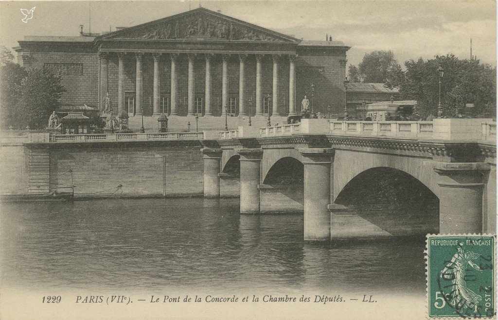 Z - 1229 - Pont de la Concorde et Chambre des Députés.jpg
