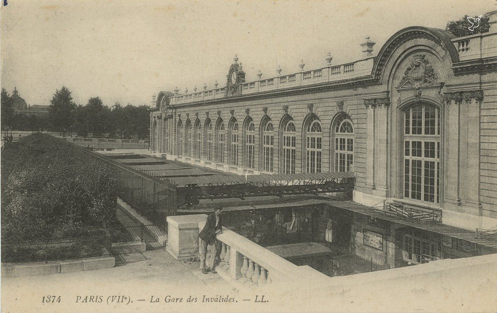 Z - 1374 - Gare des Invalides.jpg