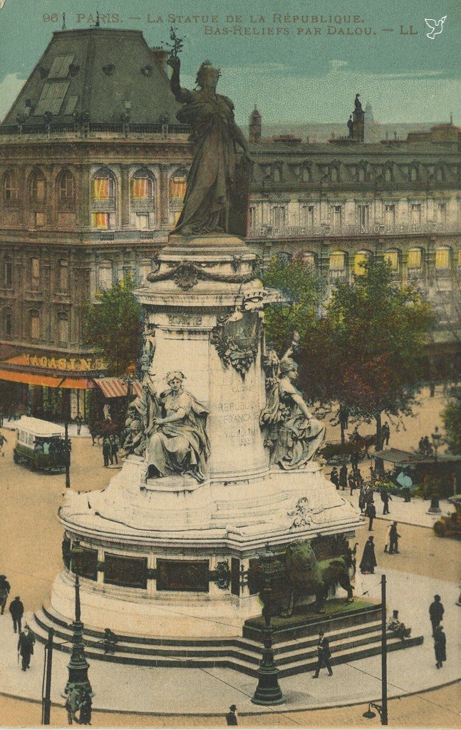 Z - 96 - Statue de la Republique.jpg