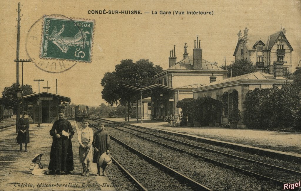 61-Condé-sur-Huisne - La Gare Vue Intérieure - Chéchin éditeur-Buraliste.jpg