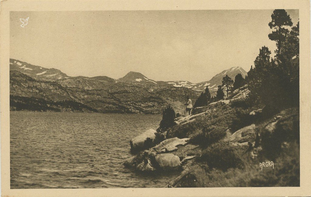 Z - ARGRA 21 - MONT-LOUIS - Lac des Bouillouses et le Carlitte.jpg