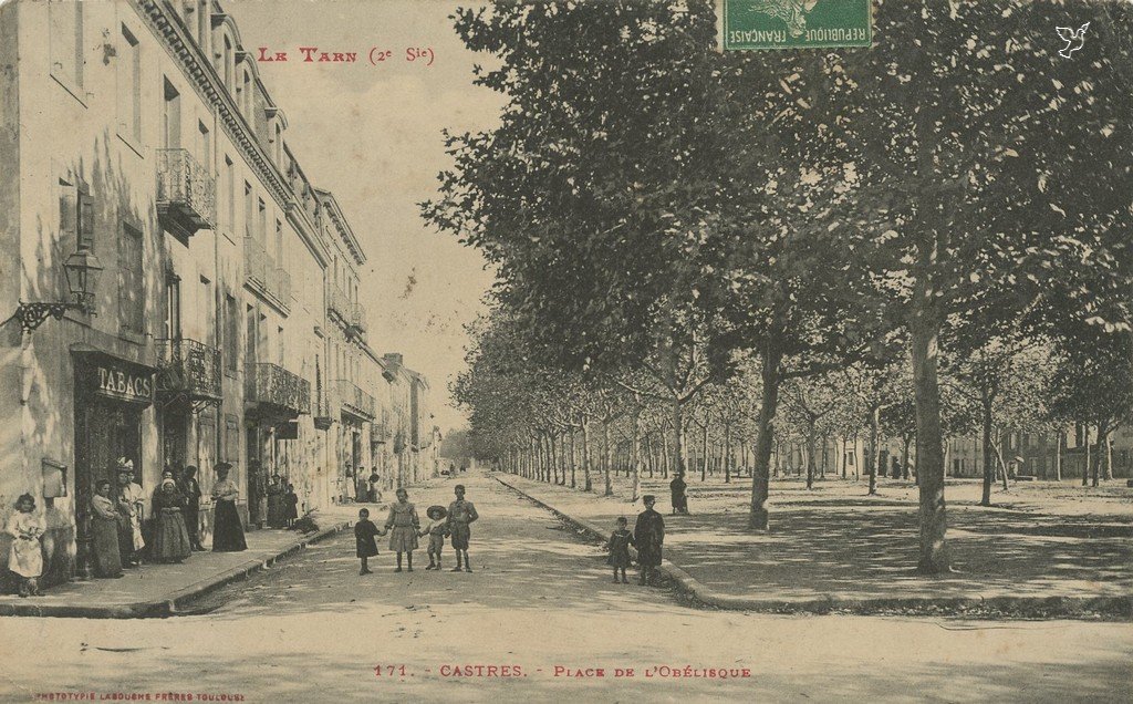 Z - CASTRES - Place de l'Obélisque.jpg