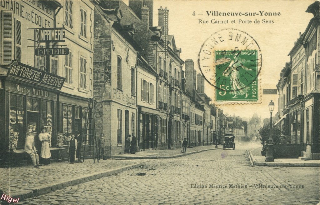 89-Villeneuve-Yonne - Rue Carnot Porte Sens - 4.jpg