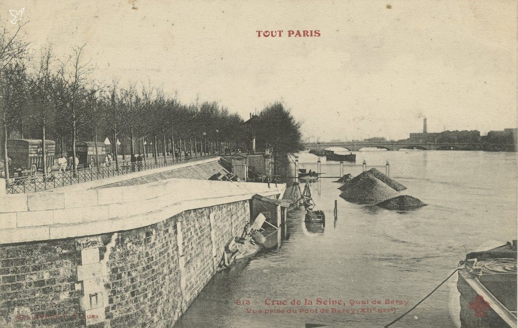 Z - 813 - Crue de la Seine - vue du Pont de Bercy.jpg