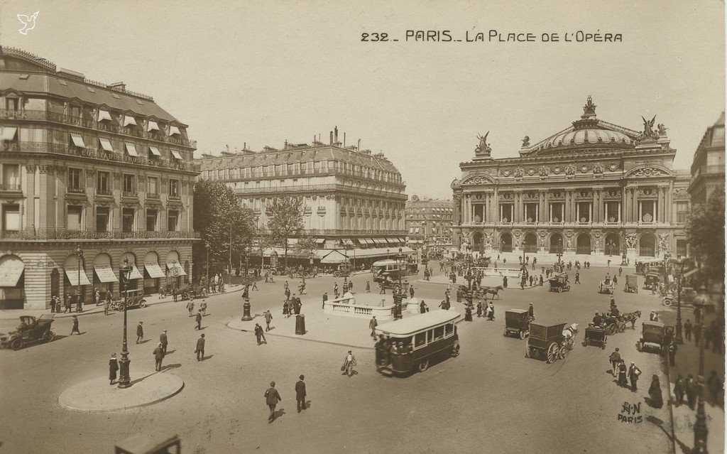 Z - OPERA - AN 232 - Place de l'Opera.jpg