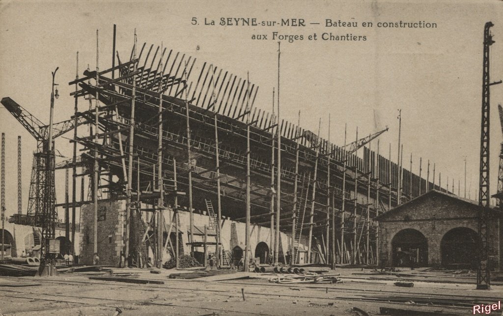 83-La Seyne - Bateau construction - 5 J Dol Phototypie.jpg