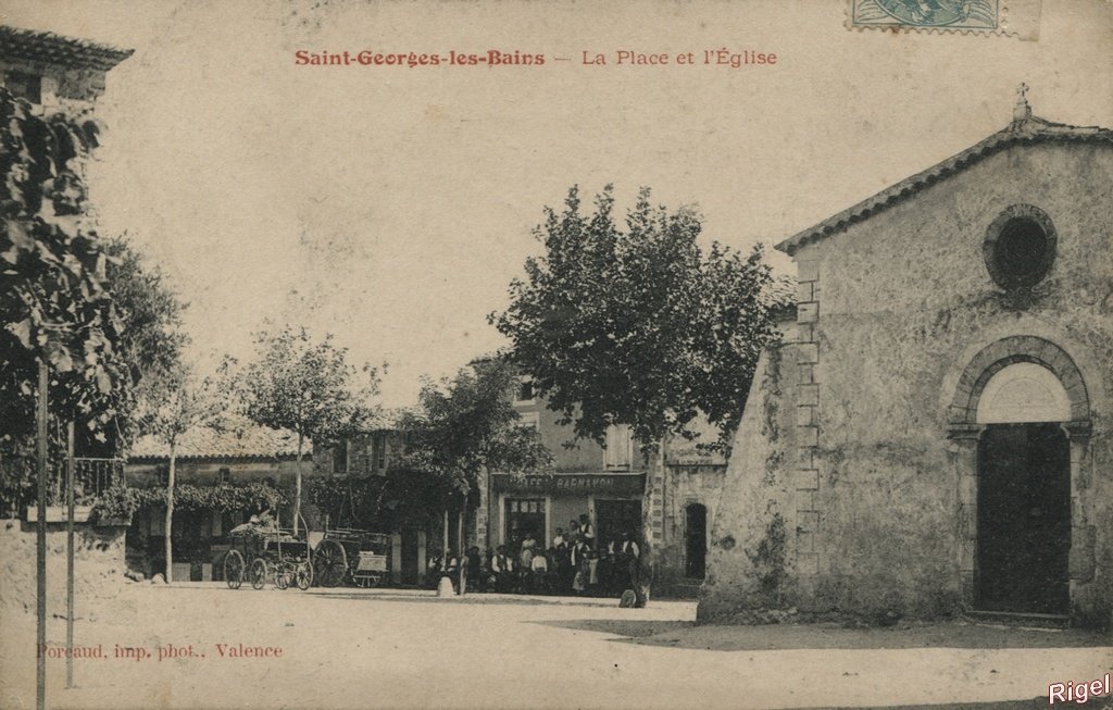 07-St-Georges-les-Bains - La Place et l'Eglise.jpg
