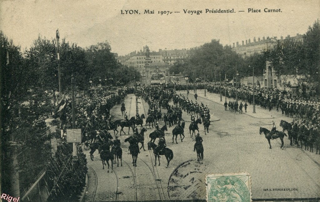 69-Lyon - Place Carnot.jpg