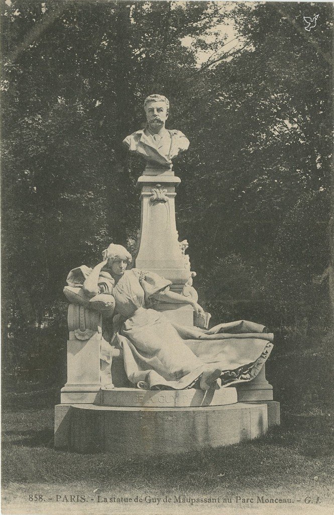 Z - GI - 858 - Statue de Guy de Maupassant.jpg