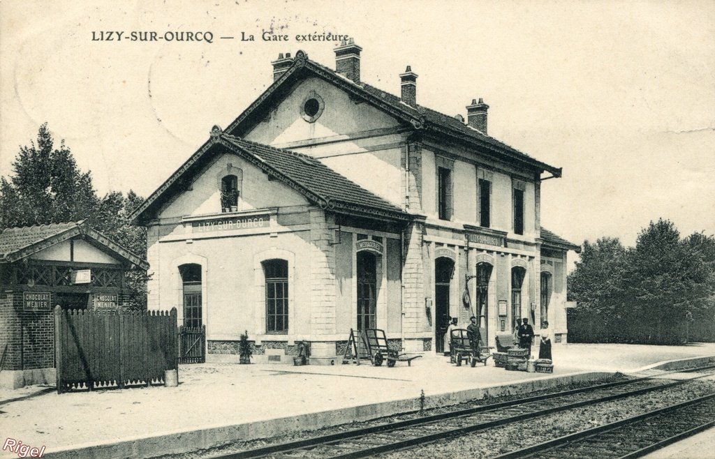77-Lizy-sur-Ourcq - Gare Extérieure.jpg