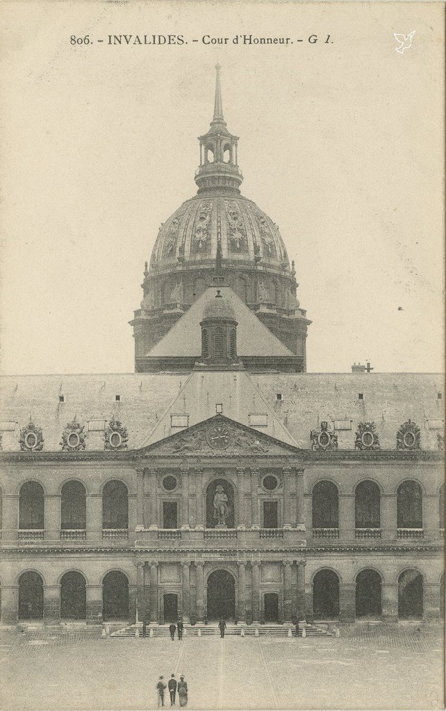 Z - GI - 806 - INVALIDES. - Cour d'Honneur.jpg