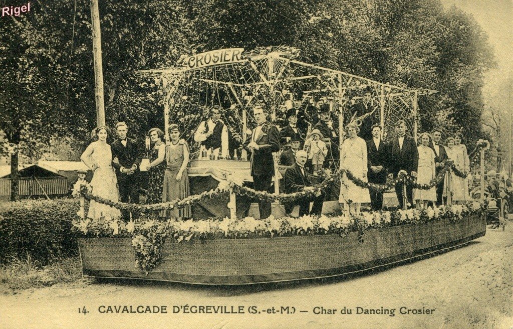 77-Egrevilles - Char du Dancing Crosier - 14.jpg