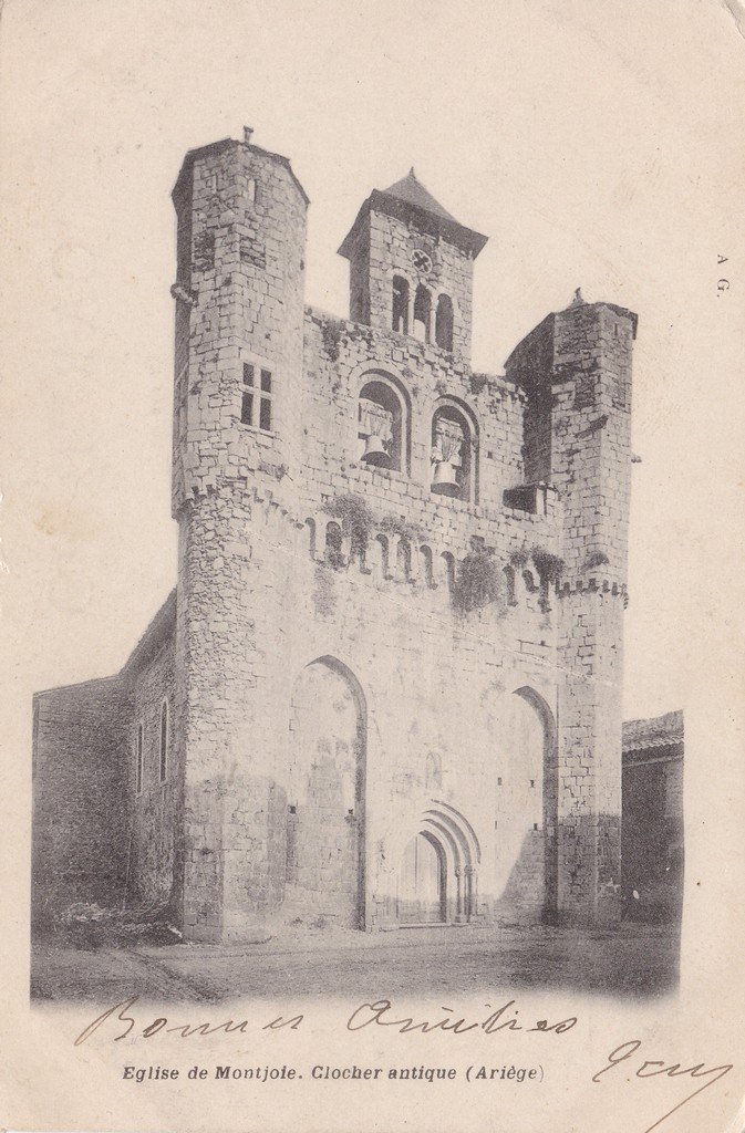 Montjoie-en-Couserans - Eglise de Montjoie - Clocher antique.jpg