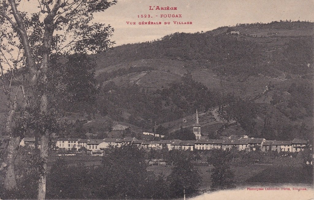 Fougax-et-Barrineuf - Fougax - Vue générale du village.jpg