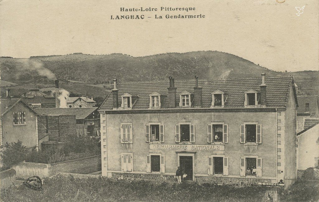 Z - Langeac - La Gendarmerie.jpg