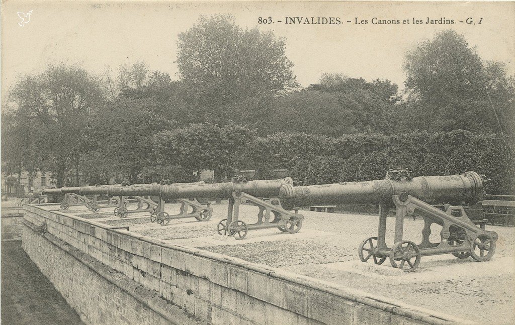 Z - GI - 803 - INVALIDES - les canons et les jardins.jpg