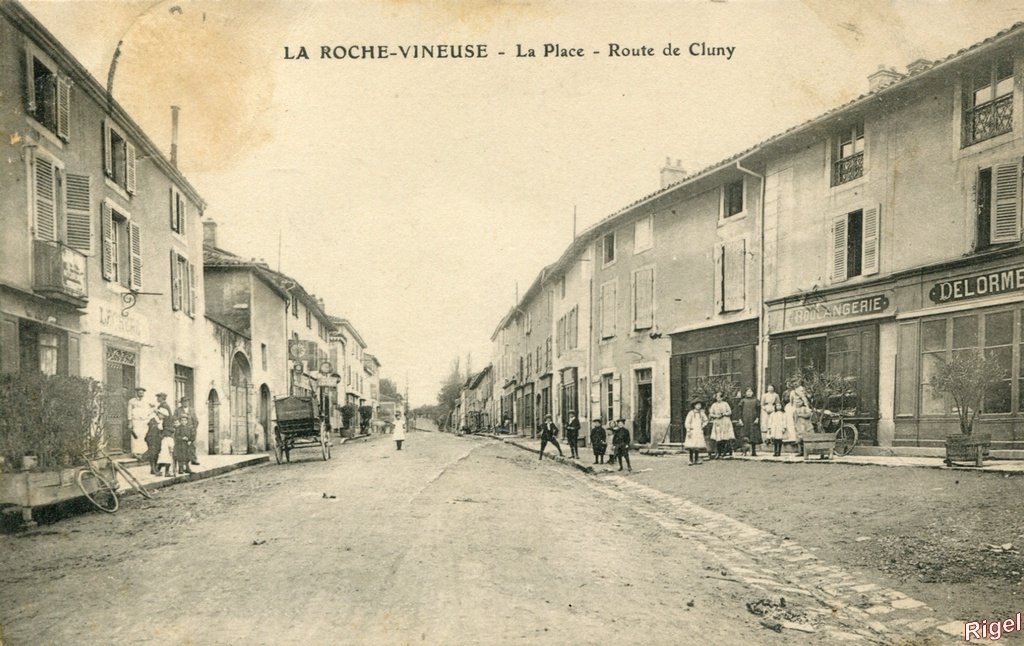 71-La Roche-Vineuse - P Charvet phot-édit.jpg