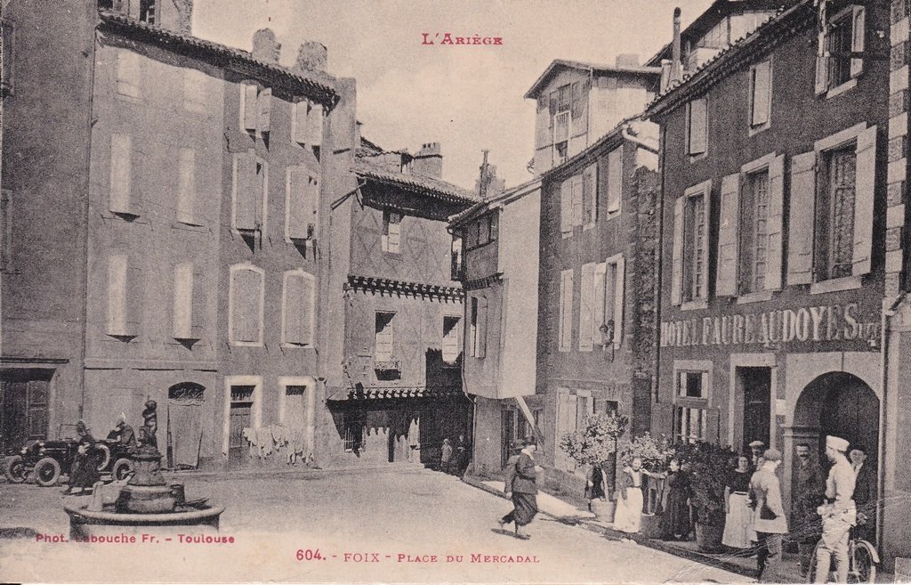 Foix - Place du Mercadal 2.jpg