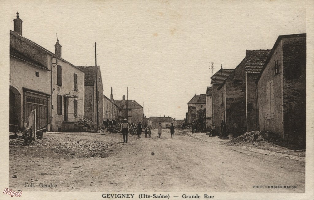 70-Gevigney - Grande Rue - Coll Gendre - Phot Combier Macon.jpg