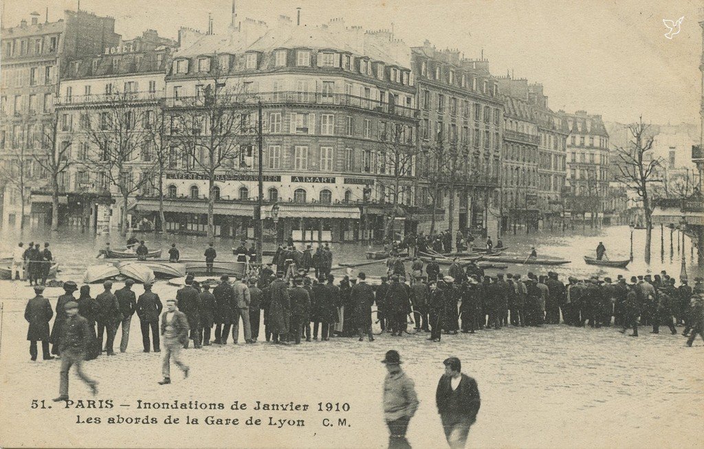 Z - 51 - Les abords de la Gare de Lyon.jpg