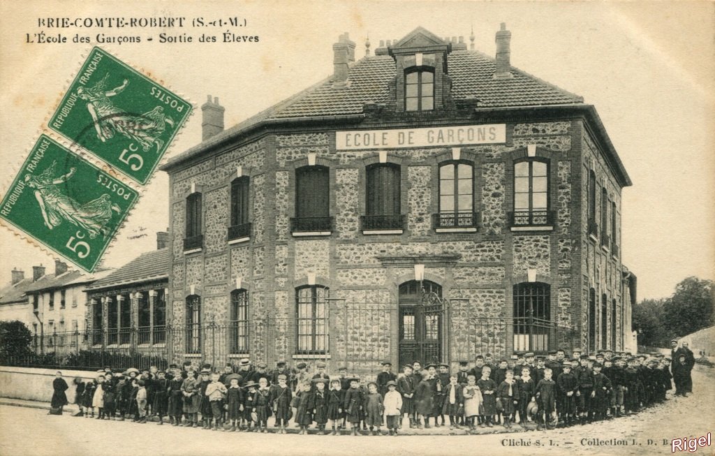 77-Brie-Comte-Robert - L'Ecole des Garçons - Sortie des Elèves - Cliché SL Collection LDB.jpg