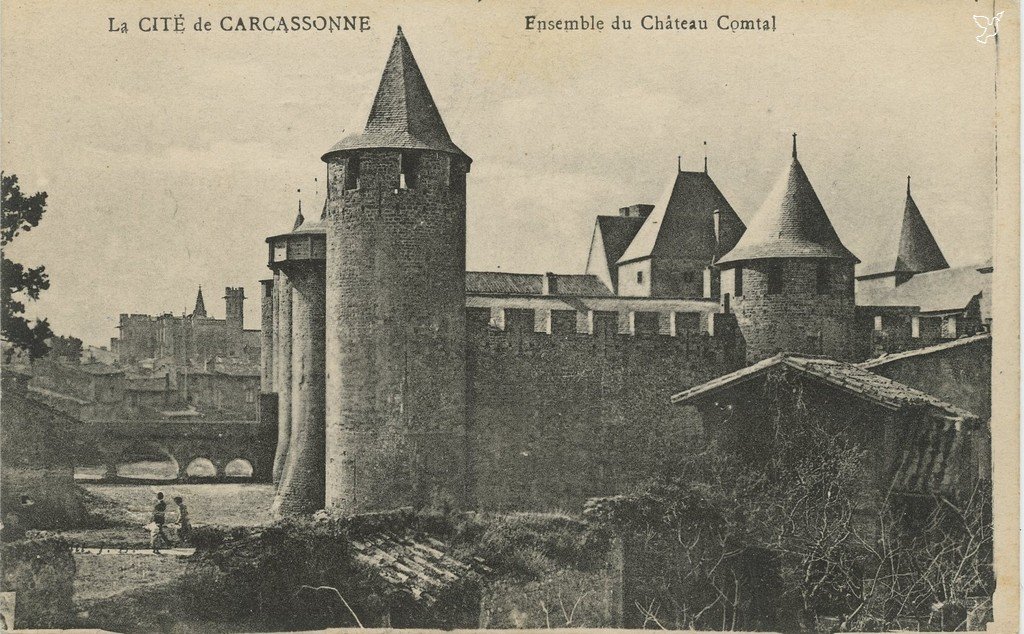 Z - La Cité de Carcassonne - JB - Ensemble du Chateau Comtal.jpg
